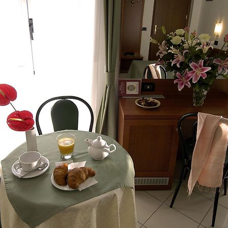 Hotel Dore Milan Bagian luar foto