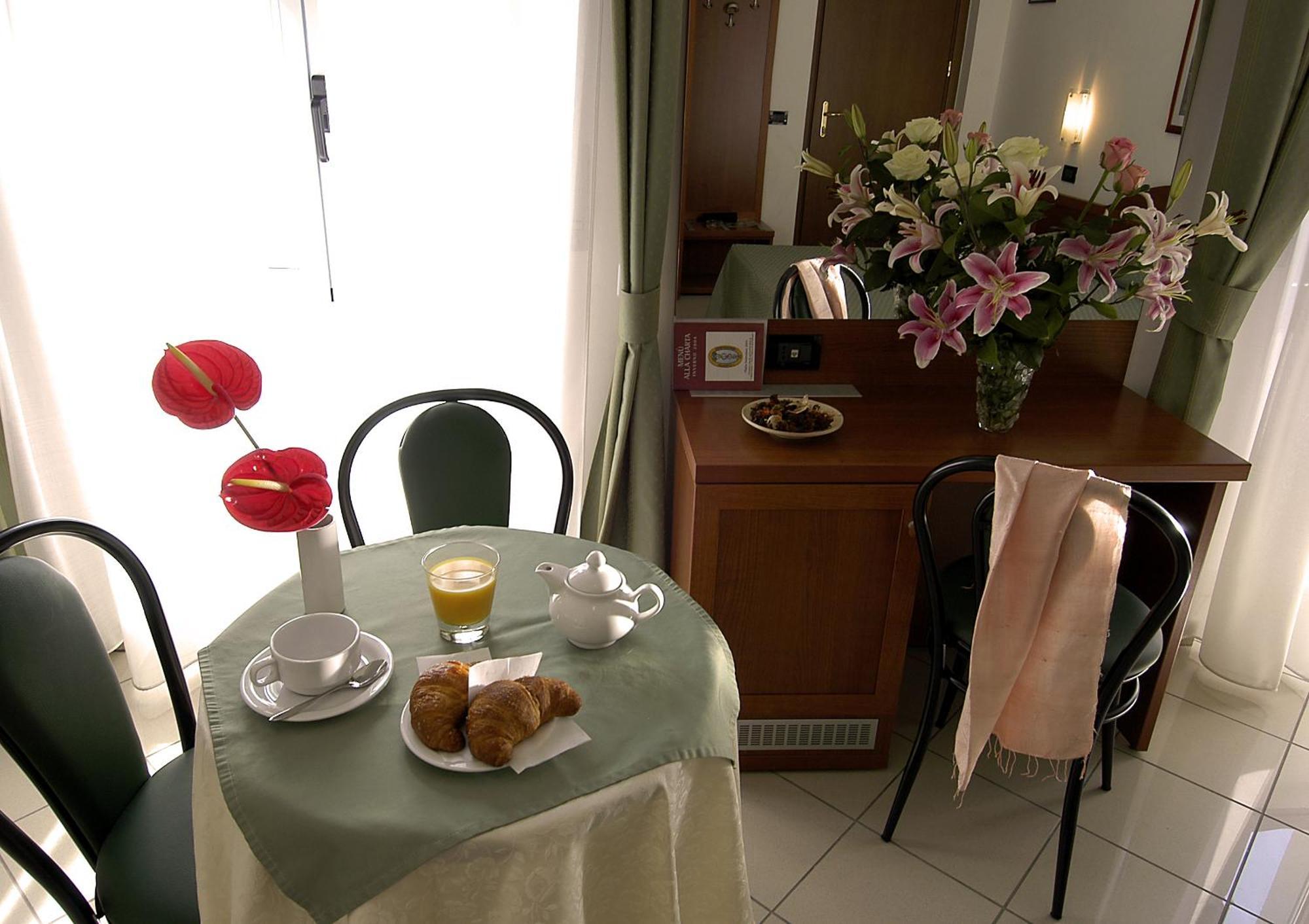 Hotel Dore Milan Bagian luar foto