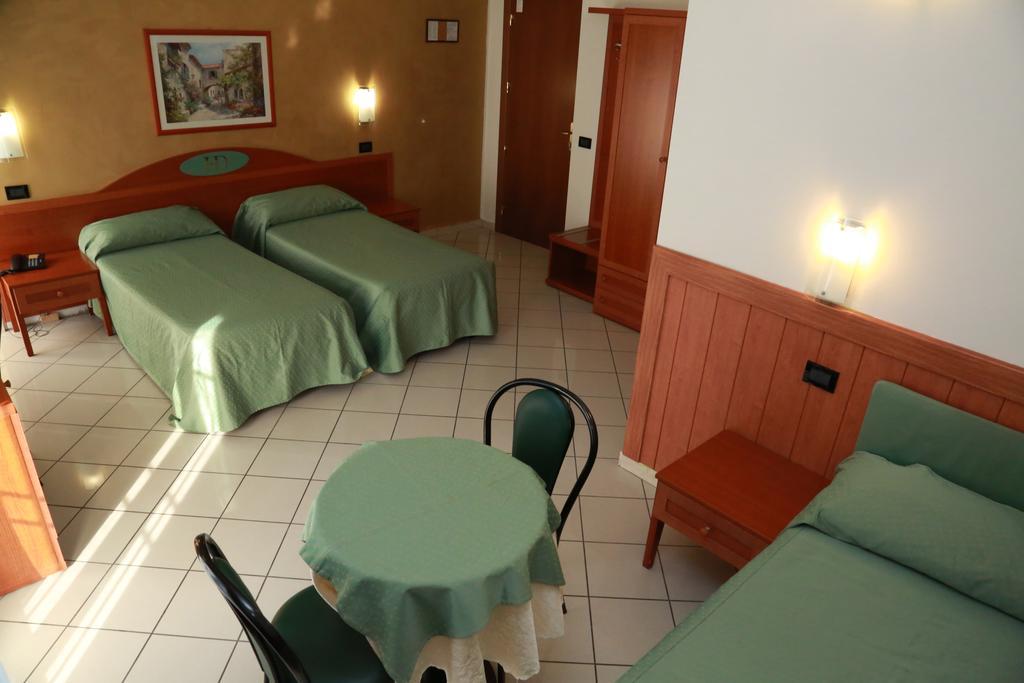 Hotel Dore Milan Bagian luar foto