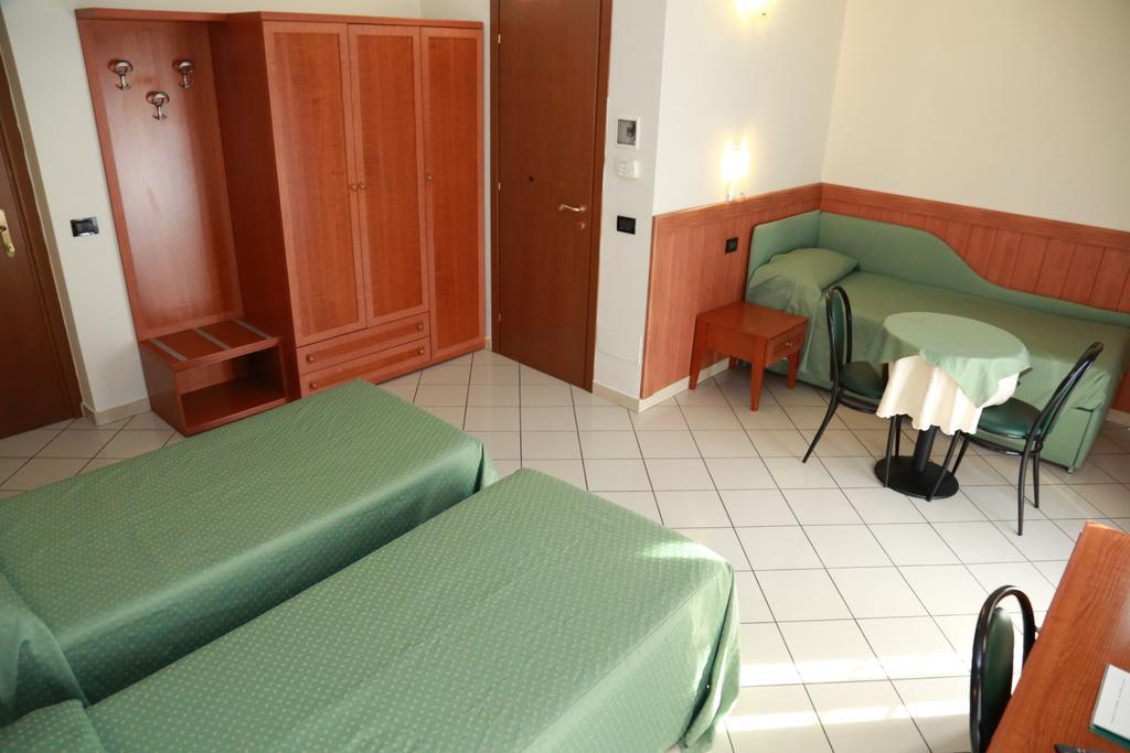Hotel Dore Milan Bagian luar foto