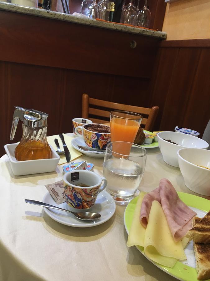 Hotel Dore Milan Bagian luar foto