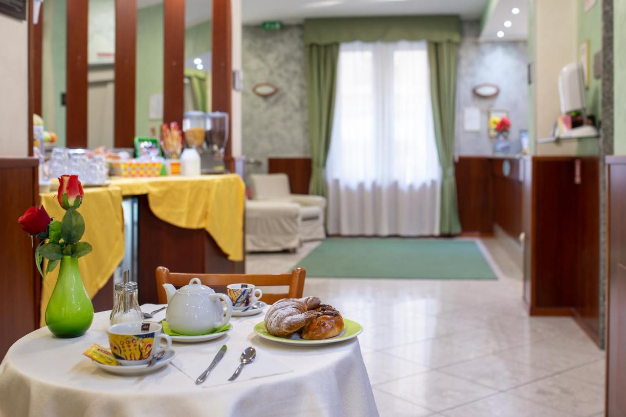 Hotel Dore Milan Bagian luar foto